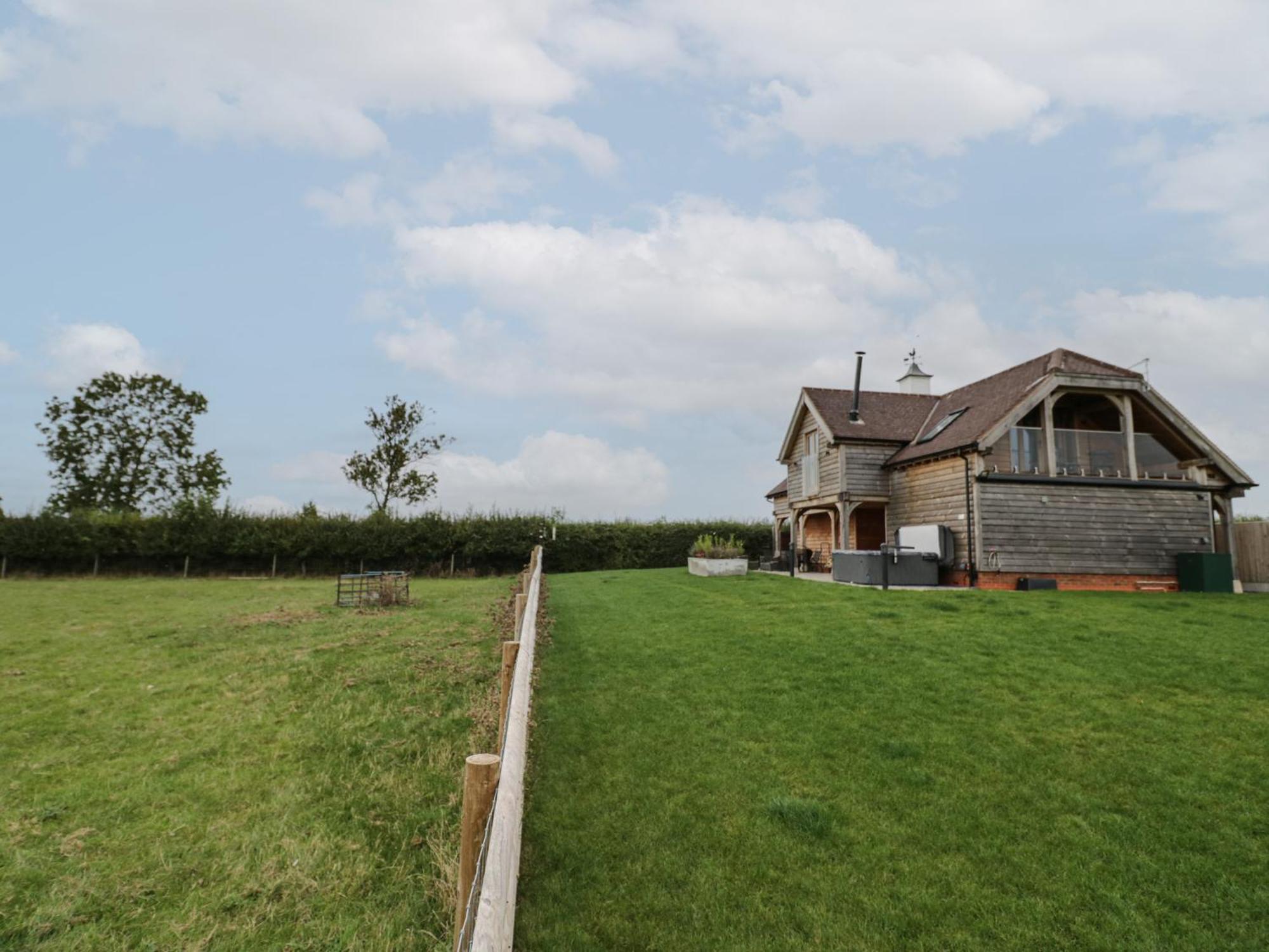 Hallgarth Farm Holiday Lodge Pershore Exterior foto